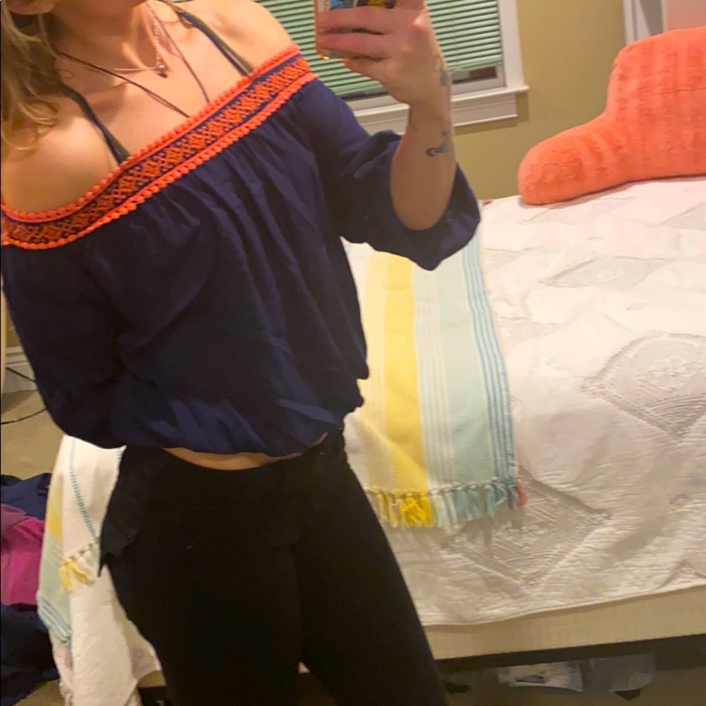 Cute as HECK off the shoulder top